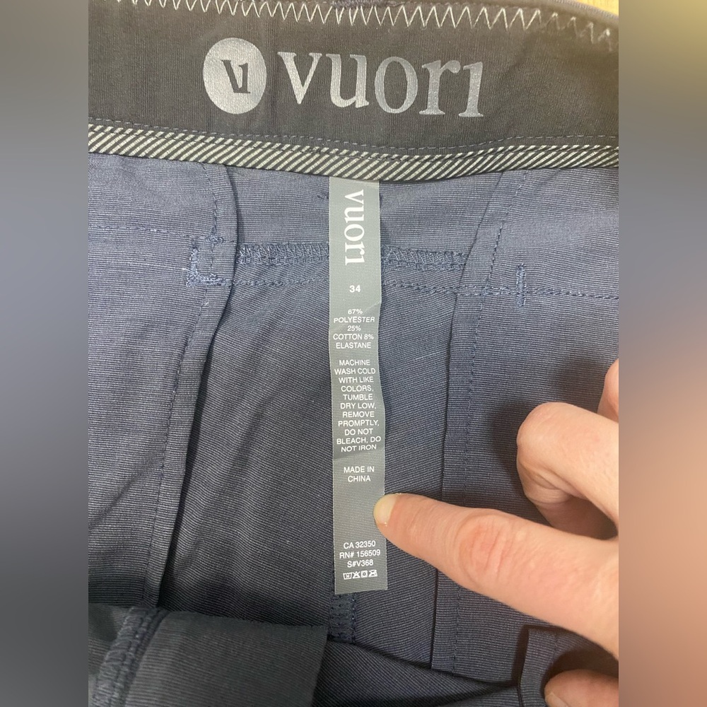 Vuori Aim Shorts Men Size 34 Blue Stretch Lightweight Athletic Activewear V368 - Picture 4 of 6